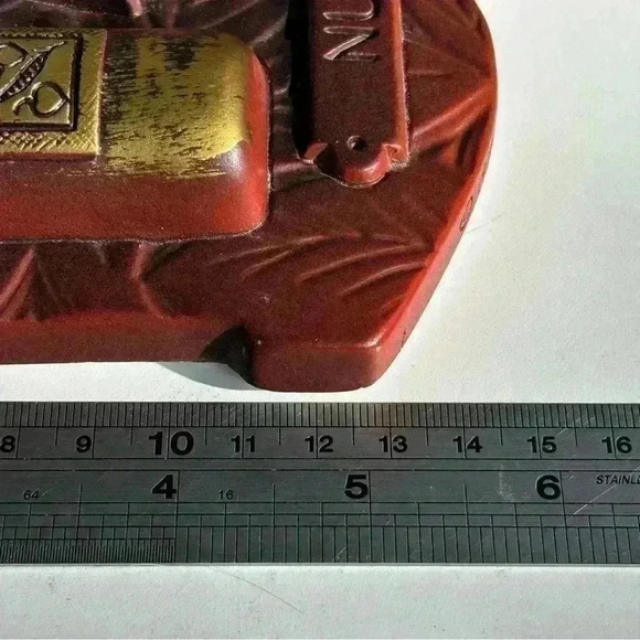 1976 Miller Studio  chalkware Nutmeg wall hanging with faux metallic paint - Picture 4 of 5